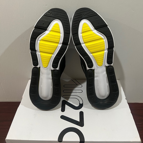 Nike, Air Max 270, FN8006 001, Black, White & Green - Picture 8 of 13